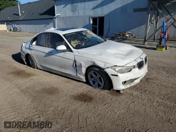 ✅ 2013 BMW 3 Series 328i xDrive • VIN: WBA3B3C50DF532591 • Лот: 69927465. Опубликован ранее на Copart с пробегом Не указан. Бесплатный доступ к архиву аукционных продаж из США и подробный отчёт об истории автомобиля на DreamBid. Изображение 4.