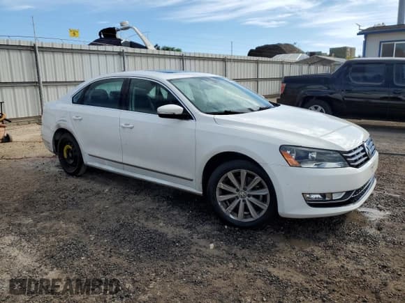 ✅ 2013 Volkswagen Passat SEL • VIN: 1VWCP7A34DC085839 • Lot: 70501935. Listed on Copart with 58,858 mi. Free auction sales archive from the USA and detailed vehicle history report at DreamBid. Image 4.