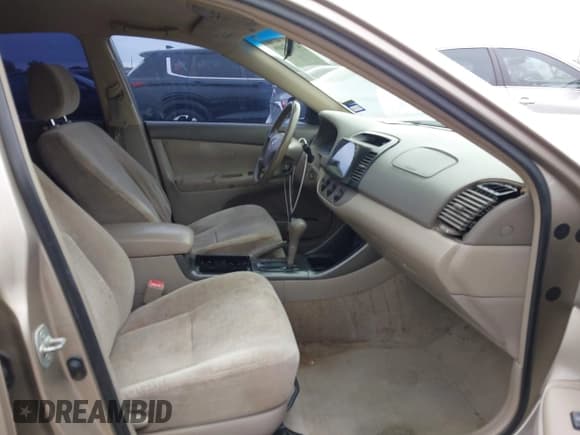 ✅ 2004 Toyota Camry LE • VIN: JTDBE32K640274741 • Лот: 43517408. Опубликован ранее на IAAI с пробегом 264 900 миль. Бесплатный доступ к архиву аукционных продаж из США и подробный отчёт об истории автомобиля на DreamBid. Изображение 5.