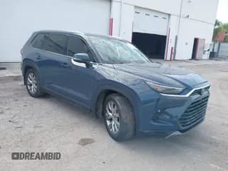 ✅ 2024 Toyota Highlander XLE • VIN: 5TDAAAA55RS005612 • Lot: 42637434. Listed on IAAI with 32,682 mi. Free auction sales archive from the USA and detailed vehicle history report at DreamBid. Image 1.