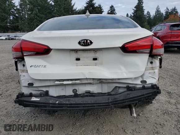 ✅ 2017 Kia Forte LX • VIN: 3KPFK4A72HE118156 • Lot: 82489195. Listed on Copart with 111,437 mi. Free auction sales archive from the USA and detailed vehicle history report at DreamBid. Image 6.