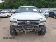 ✅ 2006 Chevrolet Silverado 2500HD LT3 • VIN: 1GCHK23D86F237137 • Lot: 42654117. Wystawiony na IAAI z przebiegiem Nie podano. Bezpłatny archiwum sprzedaży aukcyjnych z USA i szczegółowy raport historii pojazdu na DreamBid. Zdjęcie 12.