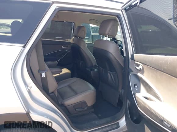 ✅ 2017 Hyundai Santa Fe SE • VIN: KM8SN4HF3HU166409 • Лот: 42610563. Опубликован ранее на IAAI с пробегом 151 143 миль. Бесплатный доступ к архиву аукционных продаж из США и подробный отчёт об истории автомобиля на DreamBid. Изображение 8.