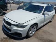 ✅ 2015 BMW 3 Series 320i • VIN: WBA3B1C56FK136373 • Лот: 42926042. Опубликован ранее на IAAI с пробегом 96 036 миль. Бесплатный доступ к архиву аукционных продаж из США и подробный отчёт об истории автомобиля на DreamBid. Изображение 2.