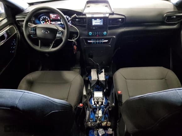 ✅ 2021 Ford Police Interceptor Utility • VIN: 1FM5K8AW4MNA19172 • Lot: 93094925. Wystawiony na Copart z przebiegiem 100 570 mil. Bezpłatny archiwum sprzedaży aukcyjnych z USA i szczegółowy raport historii pojazdu na DreamBid. Zdjęcie 8.