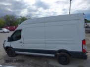 ✅ 2018 Ford Transit • VIN: 1FTYR2XM3JKA61961 • Lot: 43261831. Wystawiony na IAAI z przebiegiem 278 043 mil. Bezpłatny archiwum sprzedaży aukcyjnych z USA i szczegółowy raport historii pojazdu na DreamBid. Zdjęcie 14.