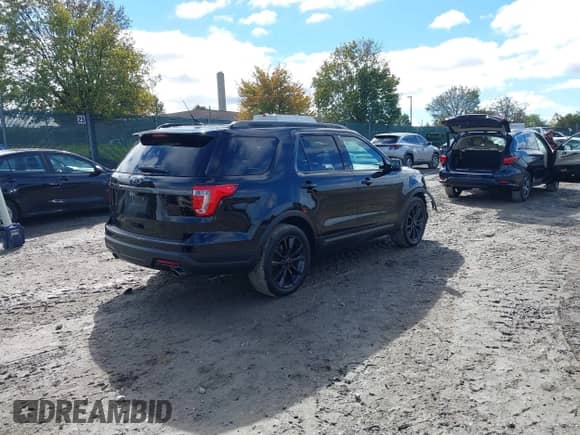 2018 Ford Explorer XLT с VIN 1FM5K7D82JGC89914, выставлен на аукционе IAAI как лот 43425770 с пробегом 73 636 миль миль и . История ставок и продаж доступна на DreamBid. Изображение 4.