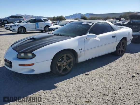 2002 Chevrolet Camaro Z28 z VIN 2G1FP22G922146192, wystawiony jako Copart lot #87924525 z przebiegiem 151 770 mil mil oraz Szkoda całkowita • Salvage title. Historia ofert i sprzedaży dostępna na DreamBid. Obrazek 1.