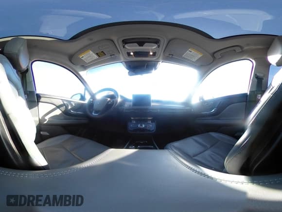 ✅ 2020 Lincoln Corsair Reserve • VIN: 5LMCJ2C92LUL22273 • Lot: 43494616. Wystawiony na IAAI z przebiegiem 88 146 mil. Bezpłatny archiwum sprzedaży aukcyjnych z USA i szczegółowy raport historii pojazdu na DreamBid. Zdjęcie 18.