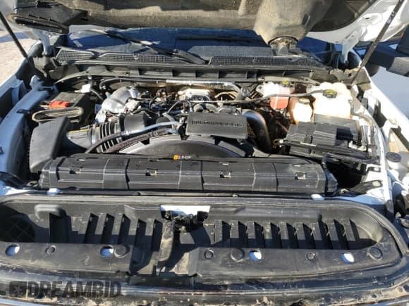 ✅ 2024 GMC Sierra 3500HD AT4 • VIN: 1GT49VEY2RF133484 • Lot: 82182714. Wystawiony na Copart z przebiegiem Nie podano. Bezpłatny archiwum sprzedaży aukcyjnych z USA i szczegółowy raport historii pojazdu na DreamBid. Zdjęcie 11.