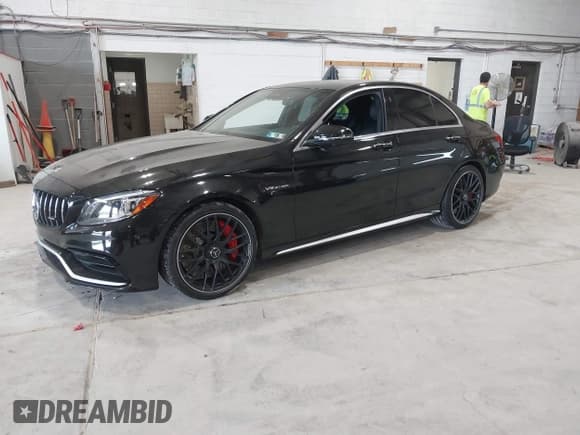 ✅ 2020 Mercedes-Benz C 63 S AMG • VIN: 55SWF8HB2LU327114 • Lot: 42413646. Wystawiony na IAAI z przebiegiem 37 256 mil. Bezpłatny archiwum sprzedaży aukcyjnych z USA i szczegółowy raport historii pojazdu na DreamBid. Zdjęcie 18.