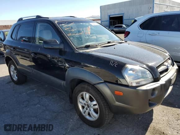 2007 Hyundai Tucson SE with VIN KM8JN12D87U634120, listed as a Copart auction lot 68284734 with 141,429 mi miles and Salvage title. Bid and sale history available at DreamBid. Image 4.