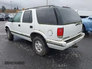 ✅ 1997 Chevrolet Blazer LS • VIN: 1GNDT13W6VK189352 • Lot: 40867780. Wystawiony na IAAI z przebiegiem 170 552 mil. Bezpłatny archiwum sprzedaży aukcyjnych z USA i szczegółowy raport historii pojazdu na DreamBid. Zdjęcie 3.