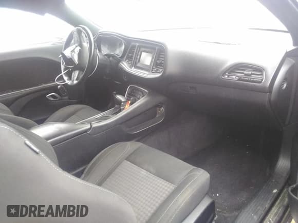 ✅ 2017 Dodge Challenger SXT • VIN: 2C3CDZAG3HH666248 • Lot: 42580863. Wystawiony na Copart z przebiegiem 91 146 mil. Bezpłatny archiwum sprzedaży aukcyjnych z USA i szczegółowy raport historii pojazdu na DreamBid. Zdjęcie 5.