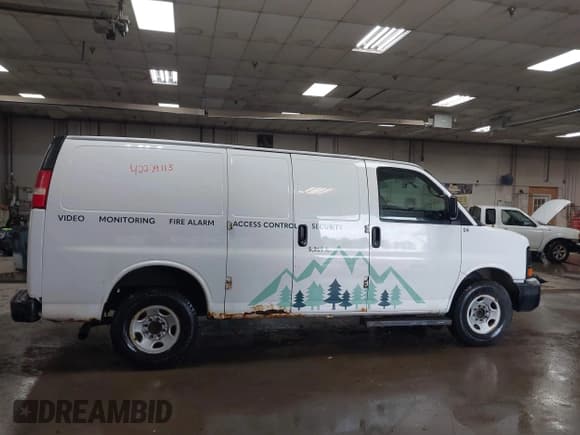 ✅ 2009 Chevrolet Express Cargo • VIN: 1GCGG25C091130523 • Lot: 42279113. Listed on IAAI with 176,111 mi. Free auction sales archive from the USA and detailed vehicle history report at DreamBid. Image 13.