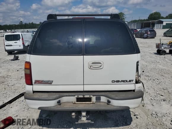 ✅ 2002 Chevrolet Suburban Z71 • VIN: 3GNFK16Z12G321065 • Lot: 66878305. Listed on Copart with Not provided. Free auction sales archive from the USA and detailed vehicle history report at DreamBid. Image 6.