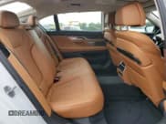 ✅ 2018 BMW 7 Series 750i • VIN: WBA7F0C53JGM22614 • Лот: 51787515. Опубликован ранее на Copart с пробегом Не указан. Бесплатный доступ к архиву аукционных продаж из США и подробный отчёт об истории автомобиля на DreamBid. Изображение 10.