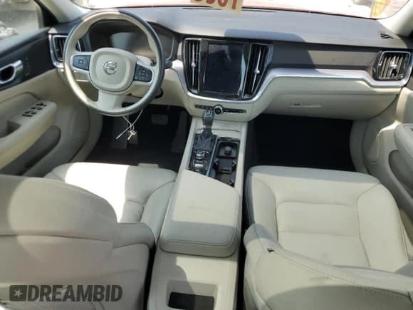 ✅ 2020 Volvo S60 Momentum • VIN: 7JRA22TK3LG067664 • Лот: 65950165. Опубликован ранее на Copart с пробегом 60 987 миль. Бесплатный доступ к архиву аукционных продаж из США и подробный отчёт об истории автомобиля на DreamBid. Изображение 8.