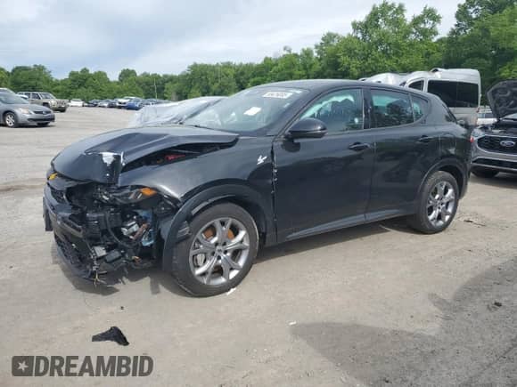 2024 Dodge Hornet R/T z VIN ZACPDFCW5R3A32513, wystawiony jako Copart lot #58426005 z przebiegiem 26 849 mil mil oraz Szkoda całkowita • Salvage title. Historia ofert i sprzedaży dostępna na DreamBid. Obrazek 1.