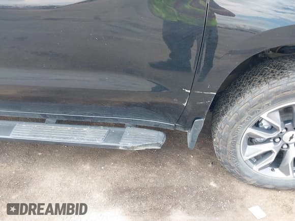 ✅ 2020 Chevrolet Silverado 1500 RST • VIN: 3GCUYEEL1LG307428 • Lot: 43101551. Listed on IAAI with 85,231 mi. Free auction sales archive from the USA and detailed vehicle history report at DreamBid. Image 6.