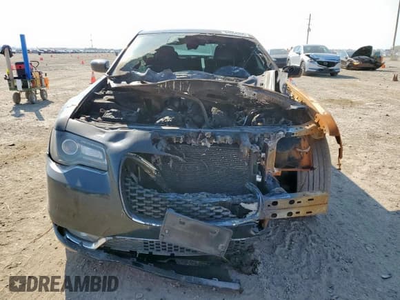 ✅ 2019 Chrysler 300 S • VIN: 2C3CCABG1KH651354 • Lot: 84654255. Listed on Copart with Not provided. Free auction sales archive from the USA and detailed vehicle history report at DreamBid. Image 5.