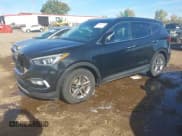 ✅ 2018 Hyundai Santa Fe 2.4L • VIN: 5NMZUDLB6JH105384 • Лот: 43462768. Опубликован ранее на IAAI с пробегом 121 156 миль. Бесплатный доступ к архиву аукционных продаж из США и подробный отчёт об истории автомобиля на DreamBid. Изображение 2.