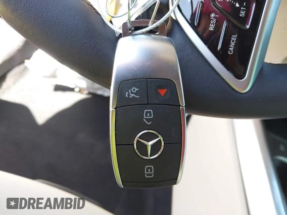 ✅ 2025 Mercedes-Benz GLB 250 • VIN: W1N4M4GB8SW405195 • Лот: 41904572. Опубликован ранее на IAAI с пробегом 3 229 миль. Бесплатный доступ к архиву аукционных продаж из США и подробный отчёт об истории автомобиля на DreamBid. Изображение 11.