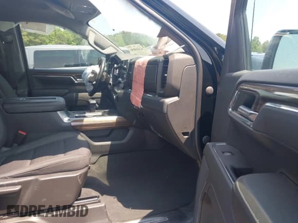 ✅ 2022 Chevrolet Silverado 1500 LT Trail Boss • VIN: 3GCUDFEDXNG683090 • Lot: 42410056. Wystawiony na IAAI z przebiegiem 62 524 mil. Bezpłatny archiwum sprzedaży aukcyjnych z USA i szczegółowy raport historii pojazdu na DreamBid. Zdjęcie 5.