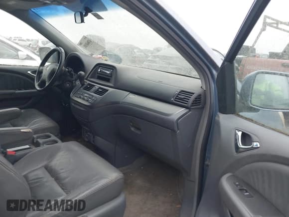✅ 2006 Honda Odyssey EX-L • VIN: 5FNRL38676B107971 • Lot: 43868101. Listed on IAAI with 199,894 mi. Free auction sales archive from the USA and detailed vehicle history report at DreamBid. Image 5.
