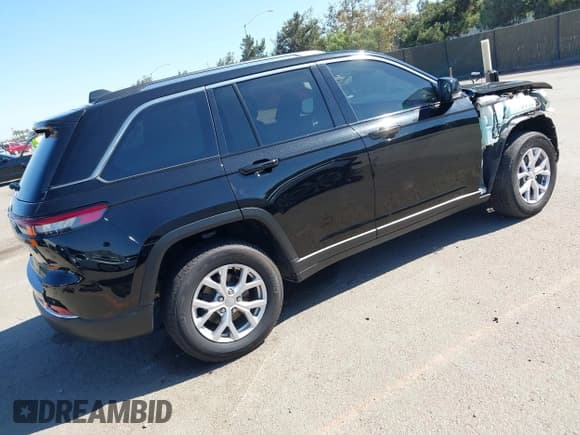 ✅ 2022 Jeep Grand Cherokee Limited • VIN: 1C4RJHBG5N8533757 • Lot: 43099660. Listed on IAAI with 105,362 mi. Free auction sales archive from the USA and detailed vehicle history report at DreamBid. Image 4.