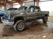 ✅ 2002 Chevrolet Silverado 2500HD LS • VIN: 1GCHK29102E189856 • Лот: 93117935. Опубликован ранее на Copart с пробегом Не указан. Бесплатный доступ к архиву аукционных продаж из США и подробный отчёт об истории автомобиля на DreamBid. Изображение 1.