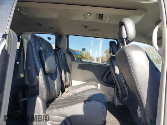 ✅ 2016 Chrysler Town & Country LX • VIN: 2C4RC1AG1GR306723 • Lot: 90092195. Listed on Copart with 171,027 mi. Free auction sales archive from the USA and detailed vehicle history report at DreamBid. Image 11.