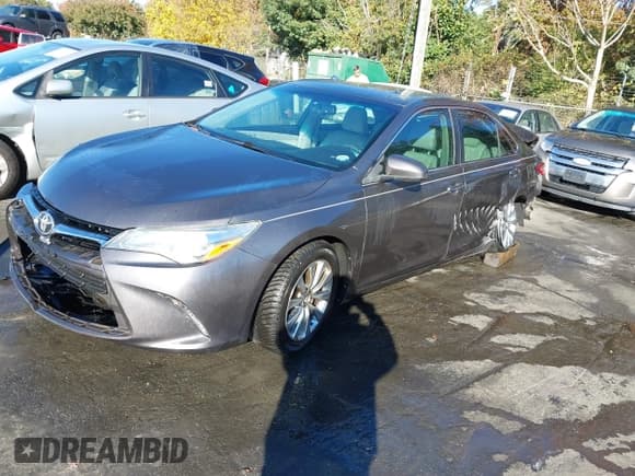 ✅ 2015 Toyota Camry SE • VIN: 4T1BF1FK0FU970949 • Lot: 43609384. Wystawiony na IAAI z przebiegiem 121 147 mil. Bezpłatny archiwum sprzedaży aukcyjnych z USA i szczegółowy raport historii pojazdu na DreamBid. Zdjęcie 17.