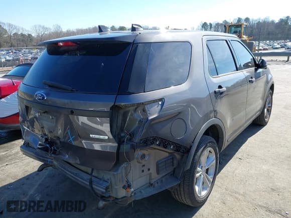 ✅ 2017 Ford Police Interceptor Utility • VIN: 1FM5K8AT7HGA70942 • Lot: 41491918. Wystawiony na IAAI z przebiegiem 38 208 mil. Bezpłatny archiwum sprzedaży aukcyjnych z USA i szczegółowy raport historii pojazdu na DreamBid. Zdjęcie 4.