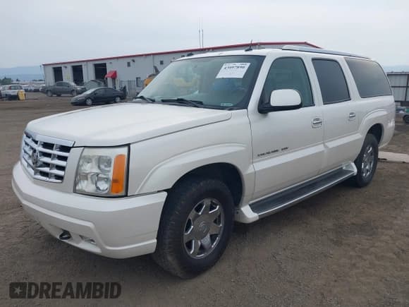 ✅ 2004 Cadillac Escalade ESV • VIN: 3GYFK66N24G255108 • Lot: 43097890. Listed on IAAI with 255,126 mi. Free auction sales archive from the USA and detailed vehicle history report at DreamBid. Image 17.