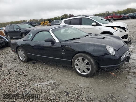 ✅ 2002 Ford Thunderbird Hardtop Premium • VIN: 1FAHP60A52Y119814 • Lot: 82621765. Wystawiony na Copart z przebiegiem Nie podano. Bezpłatny archiwum sprzedaży aukcyjnych z USA i szczegółowy raport historii pojazdu na DreamBid. Zdjęcie 4.
