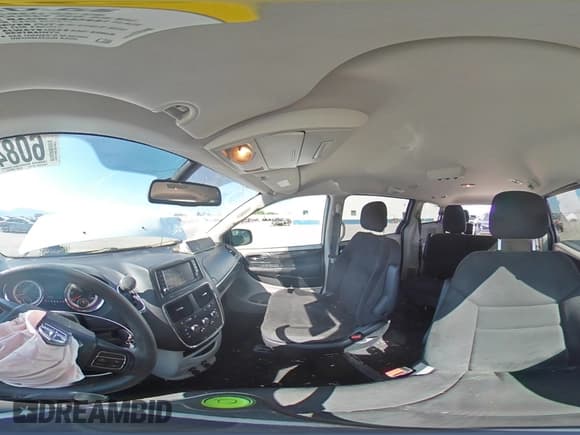 ✅ 2019 Dodge Grand Caravan SE • VIN: 2C4RDGBG7KR745092 • Lot: 60847335. Wystawiony na Copart z przebiegiem 106 693 mil. Bezpłatny archiwum sprzedaży aukcyjnych z USA i szczegółowy raport historii pojazdu na DreamBid. Zdjęcie 15.