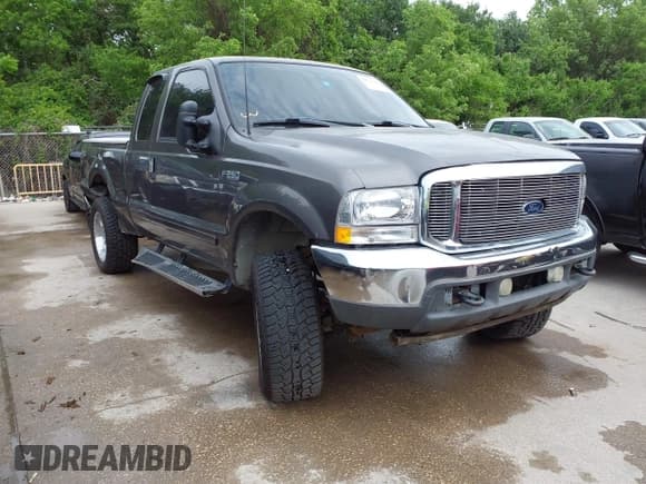 ✅ 2003 Ford F-250 XL • VIN: 1FTNX21L73EB40320 • Lot: 42071292. Listed on IAAI with 301,082 mi. Free auction sales archive from the USA and detailed vehicle history report at DreamBid. Image 1.