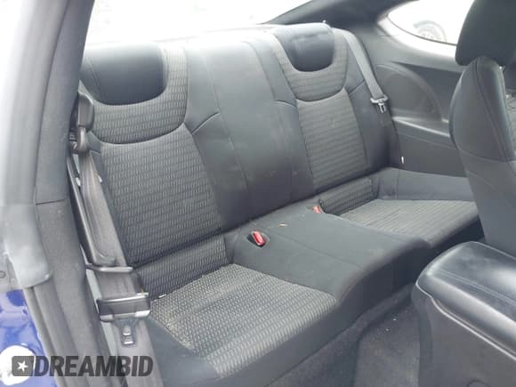 ✅ 2013 Hyundai Genesis Coupe 2.0T • VIN: KMHHT6KD6DU080282 • Lot: 42251773. Wystawiony na IAAI z przebiegiem 90 845 mil. Bezpłatny archiwum sprzedaży aukcyjnych z USA i szczegółowy raport historii pojazdu na DreamBid. Zdjęcie 8.