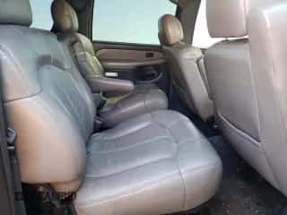 2000 Chevrolet Suburban LT с VIN 3GNEC16TXYG166447, выставлен на аукционе Copart как лот 43292602 с пробегом 258 929 миль миль и Списание • Salvage title. История ставок и продаж доступна на DreamBid. Изображение 6.
