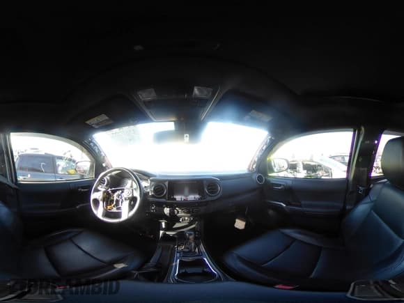 ✅ 2019 Toyota Tacoma SR5 • VIN: 3TMAZ5CN8KM082428 • Лот: 43618936. Опубликован ранее на IAAI с пробегом 27 283 миль. Бесплатный доступ к архиву аукционных продаж из США и подробный отчёт об истории автомобиля на DreamBid. Изображение 17.