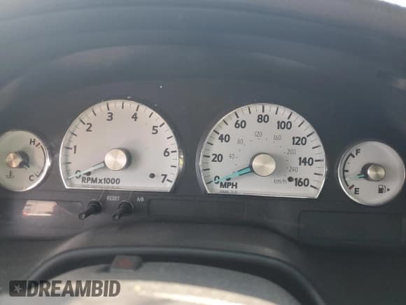 ✅ 2005 Ford Thunderbird Deluxe • VIN: 1FAHP60A15Y106451 • Lot: 68148695. Listed on Copart with Not provided. Free auction sales archive from the USA and detailed vehicle history report at DreamBid. Image 9.