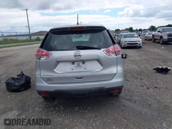 ✅ 2016 Nissan Rogue S • VIN: KNMAT2MV3GP671029 • Lot: 43048436. Listed on IAAI with 197,242 mi. Free auction sales archive from the USA and detailed vehicle history report at DreamBid. Image 17.