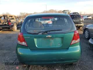 2004 Chevrolet Aveo z VIN KL1TD626X4B204375, wystawiony jako Copart lot #82783333 z przebiegiem 127 573 mil mil oraz Nie do naprawy • Non repairable. Historia ofert i sprzedaży dostępna na DreamBid. Obrazek 6.