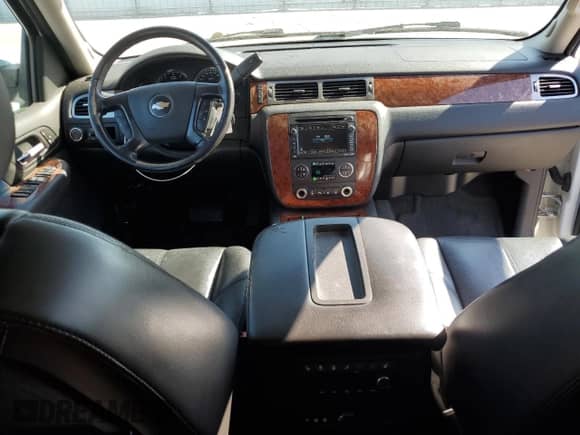 2007 Chevrolet Suburban LTZ with VIN 1GNFC16017R400130, listed as a Copart auction lot 91052515 with 177,895 mi miles and Salvage title. Bid and sale history available at DreamBid. Image 8.