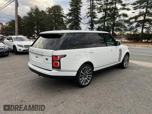 ✅ 2018 Land Rover Range Rover • VIN: SALGS5RE1JA388333 • Лот: 84897194. Опубликован ранее на Copart с пробегом 136 191 миль. Бесплатный доступ к архиву аукционных продаж из США и подробный отчёт об истории автомобиля на DreamBid. Изображение 4.