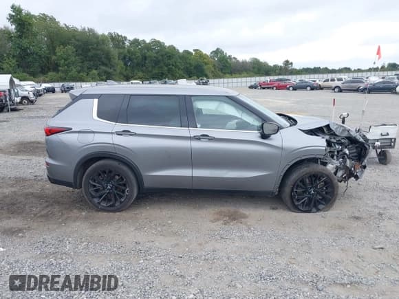 ✅ 2023 Mitsubishi Outlander SE • VIN: JA4J3UA85PZ048682 • Lot: 43321476. Wystawiony na IAAI z przebiegiem 52 760 mil. Bezpłatny archiwum sprzedaży aukcyjnych z USA i szczegółowy raport historii pojazdu na DreamBid. Zdjęcie 13.