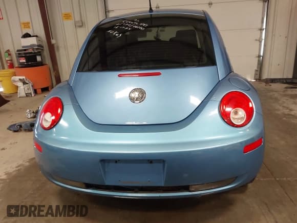 ✅ 2010 Volkswagen Beetle • VIN: 3VWPW3AG4AM003893 • Лот: 41255087. Опубликован ранее на IAAI с пробегом 192 128 миль. Бесплатный доступ к архиву аукционных продаж из США и подробный отчёт об истории автомобиля на DreamBid. Изображение 17.