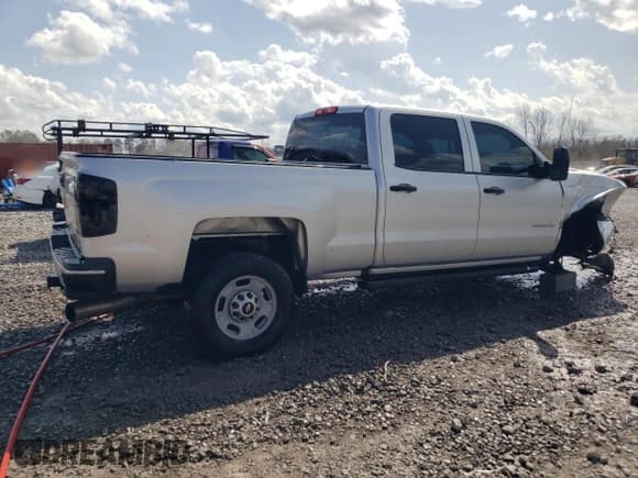 ✅ 2018 Chevrolet Silverado 2500HD Work Truck • VIN: 1GC1CUEY3JF262093 • Лот: 48586305. Опубликован ранее на Copart с пробегом 163 225 миль. Бесплатный доступ к архиву аукционных продаж из США и подробный отчёт об истории автомобиля на DreamBid. Изображение 3.