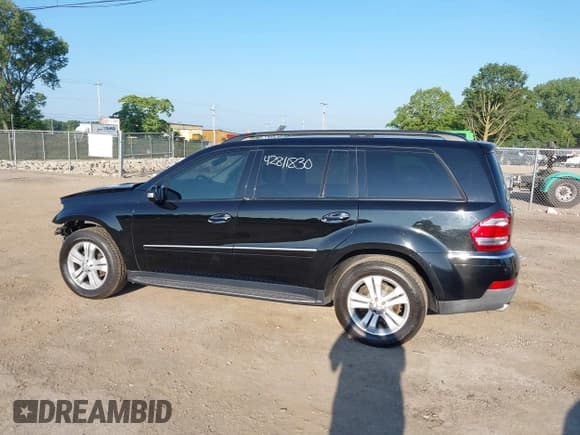 ✅ 2007 Mercedes-Benz GL 450 • VIN: 4JGBF71E27A288825 • Lot: 42811830. Wystawiony na IAAI z przebiegiem 142 745 mil. Bezpłatny archiwum sprzedaży aukcyjnych z USA i szczegółowy raport historii pojazdu na DreamBid. Zdjęcie 15.